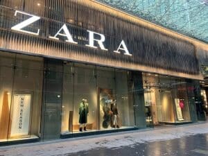Zara store in Pitt St, Sydney using toughened glass